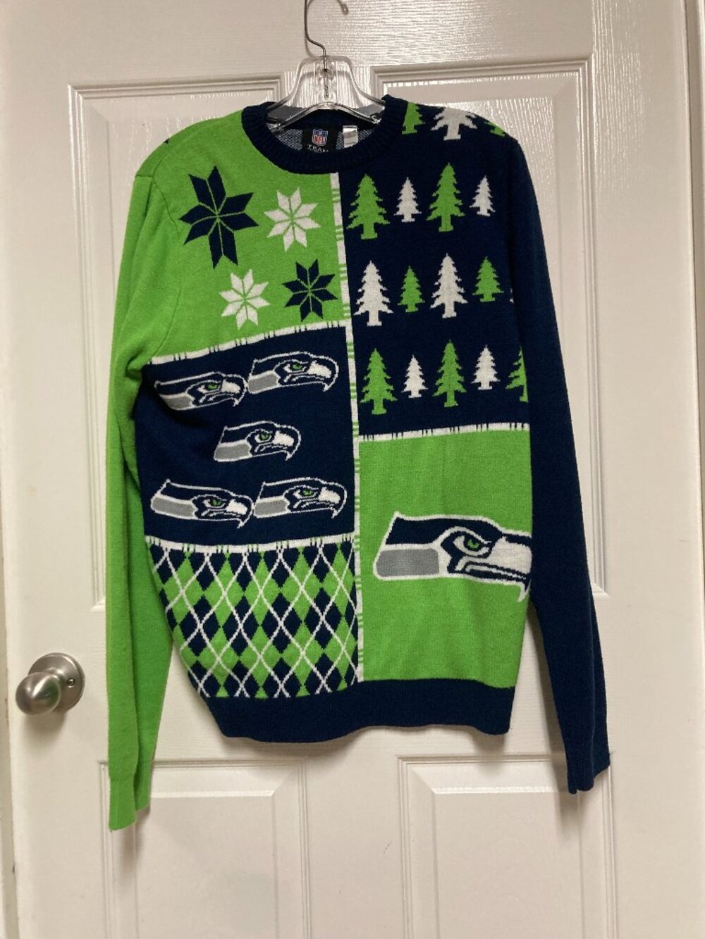 NFL TEAM APPAREL Seattle Seahawks Christmas Sweater green/blue size Large Men's